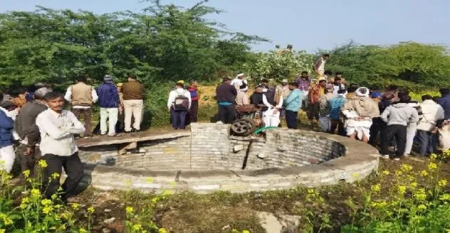 आपसी कलह में मां ने उठाया खौफनाक कदम, पांच बेटियों के साथ कुएं में कूदकर दी जान