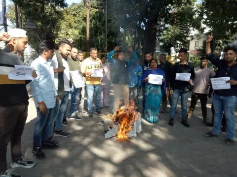 हल्द्वानी: महंगाई और बेरोजगारी से नाराज युवा कांग्रेस ने फूंका राज्य सरकार का पुतला