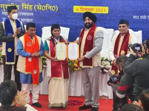 हल्द्वानी: गौलापार की डॉ. पूनम गंगोला ने जीता गोल्ड मेडल, बधाई देने वालों का लगा तांता