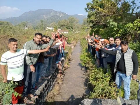 हल्द्वानी: गौलापार के किसानों ने सरकार और प्रशासन को दिखाया आईना, श्रमदान कर नहर को किया दुरुस्त
