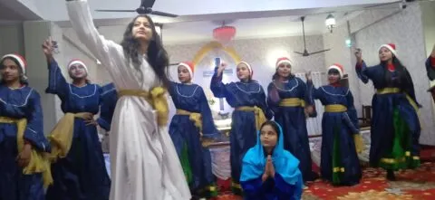 हल्द्वानी: मसीह समाज ने मनाया व्हाइट गिफ्ट संडे, प्रभु यीशु के जन्मोत्सव के गीत गाए… देखें वीडियो