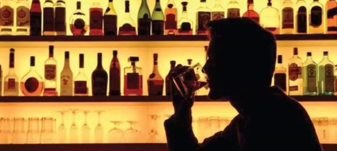 बरेली: प्रिंट रेट से कम में मिल रही ब्रांडेड शराब तो जा सकती है जान