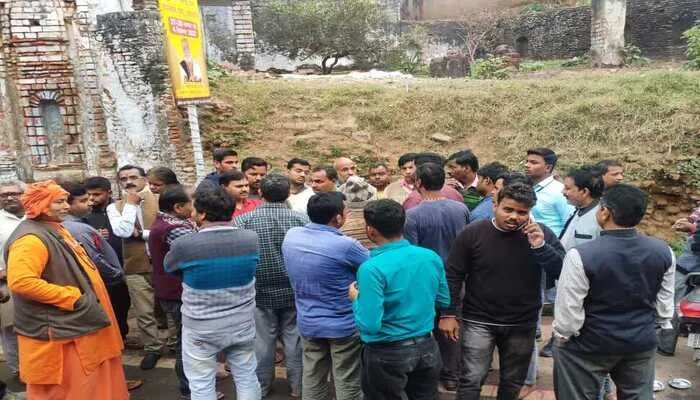 अयोध्या: एसडीएम की धमकी पर फिर भड़के व्यापारी, जानें क्या है पूरा मामला?