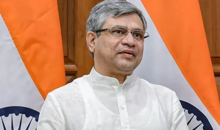 मंत्री अश्विनी वैष्णव बोले- सेमीकंडक्टर निर्माण के लिए उद्योग जगत से बातचीत जारी, अच्छे परिणाम आने की उम्मीद