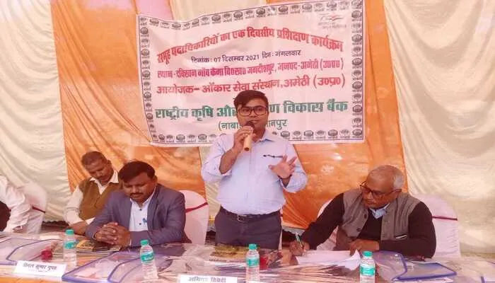 आर्थिक उन्नति का सोपान है स्वयं सहायता समूह- अभिनव द्विवेदी