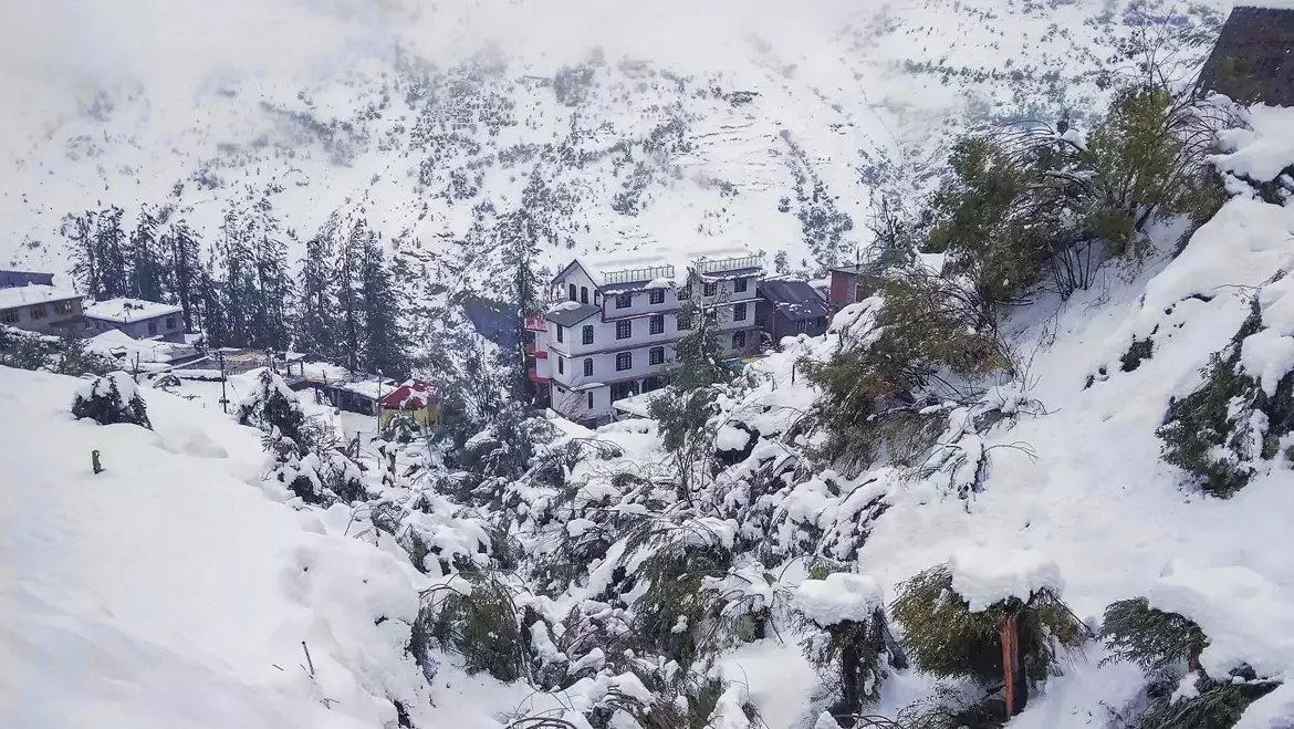 हिमाचल का ऊना आज सबसे ठंडा, नदियां और झीले जमना शुरू