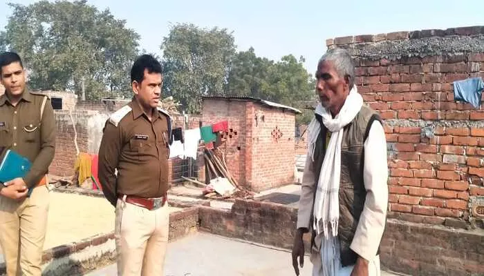 सीतापुर: फंदे पर लटकी मिली युवती, प्रेमी लापता, ऑनर किलिंग की आशंका