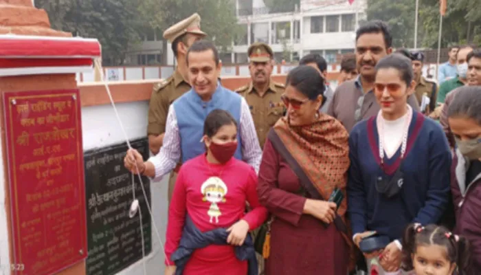 कानपुर: हवाई अड्डे के कार्य प्रगति की मण्डलायुक्त ने की समीक्षा