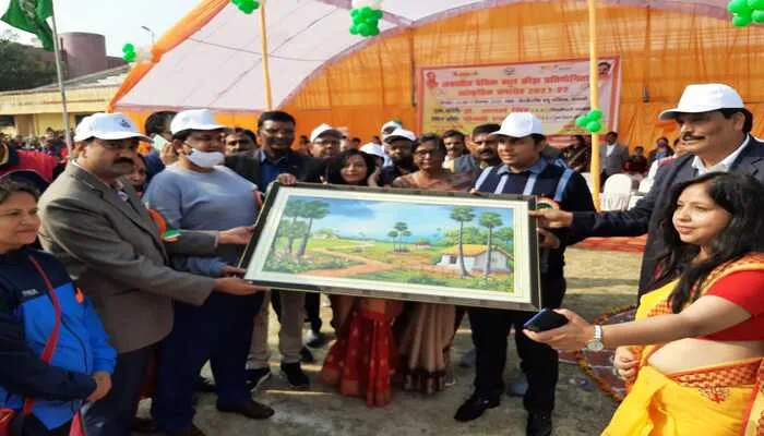 बाराबंकी: के डी सिंह बाबू स्टेडियम में दो दिवसीय जनपदीय बेसिक बाल क्रीड़ा प्रतियोगिता का हुआ शुभारंभ