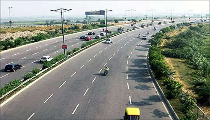 रायबरेली: गंगा एक्सप्रेसवे के रास्ते से हटाए जाएंगे बिजली के खंभे और तार