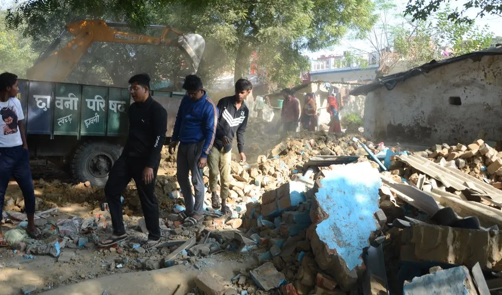 बरेली: छावनी परिषद ने चलाया अतिक्रमण अभियान, ढहाए 12 अवैध निर्माण