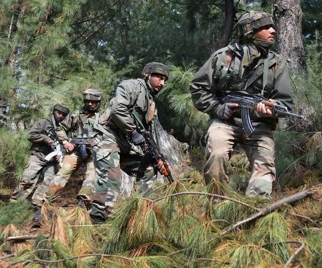 जम्मू कश्मीर: पुलवामा में मुठभेड़, हिज्बुल मुजाहिदीन का एक आतंकवादी ढेर