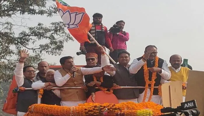 गोरखपुर: भाजपा की जन विश्वास यात्रा पहुंची चौरी-चौरा, हुआ भव्य स्वागत