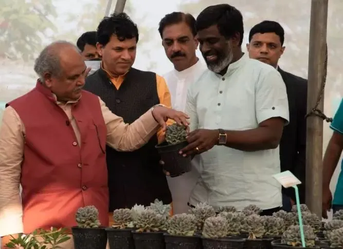 हार्टफुलनेस वृक्ष संरक्षण केंद्र में टिश्यू कल्चर लेबोरेटरी का तोमर ने किया शुभारंभ