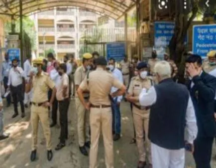 दिल्ली की रोहिणी अदालत में विस्फोट, कामकाज निलंबित