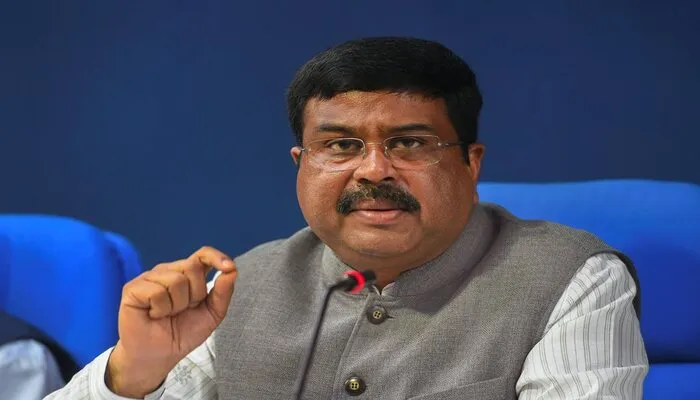 अखिलेश के लिये योगी वास्तव में हैं अनुपयोगी: धर्मेंद्र प्रधान