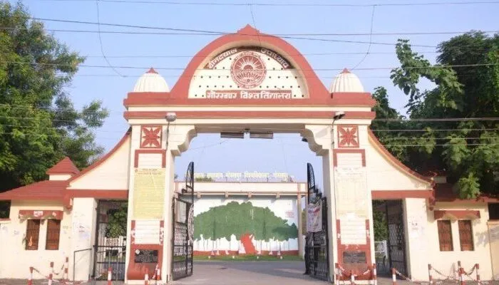 गोरखपुर में पीएचडी छात्रों का धरना छठे दिन भी जारी