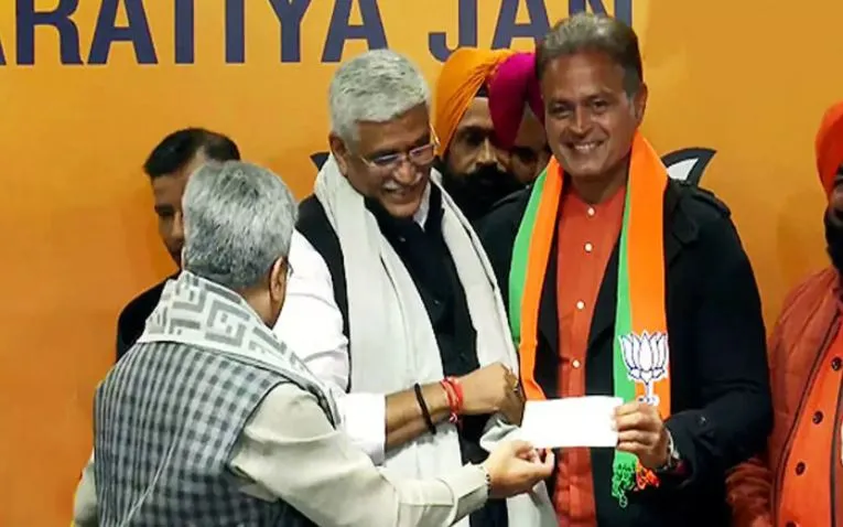 भाजपा में शामिल हुए पूर्व भारतीय क्रिकेटर दिनेश मोंगिया, फतह बाजवा ने भी थामा साथ