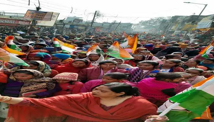 बहराइच: कांग्रेस के प्रदर्शन में महिलाओं ने दिखाया शक्ति प्रदर्शन