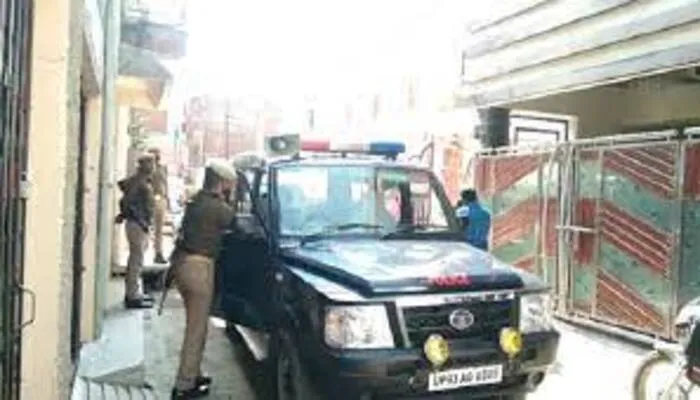 राशन वितरण में लापरवाही को लेकर झांसी प्रशासन ने अपनाया कड़ा रुख