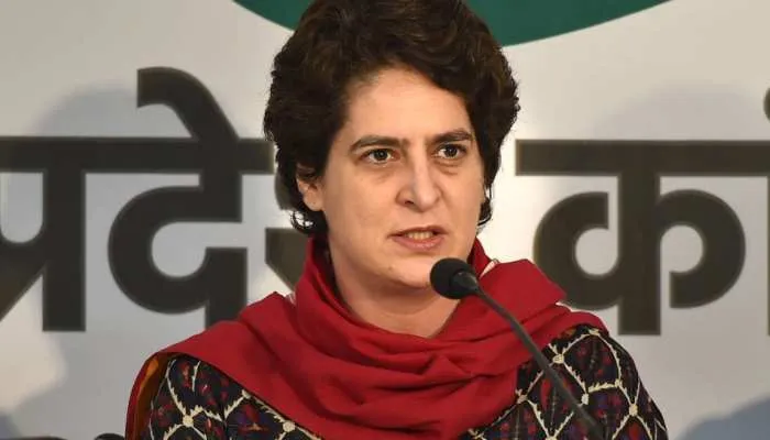 प्रियंका गांधी ने डॉ आम्बेडकर को श्रद्धांजलि अर्पित की…