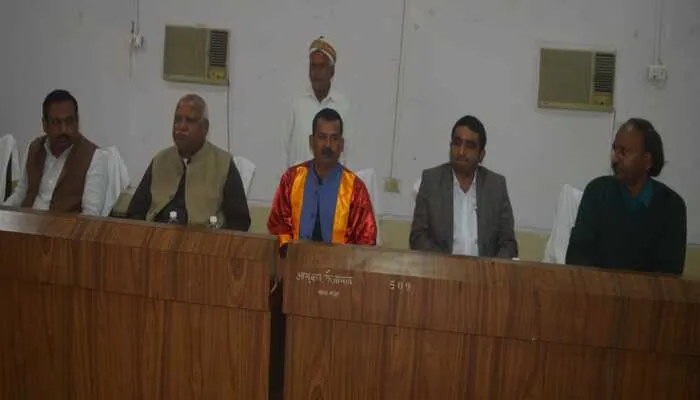 अयोध्या: पॉलीथिन पर पूरी तरह से लगेगा प्रतिबंध, नगर निगम सदन की बैठक में बनी सहमति