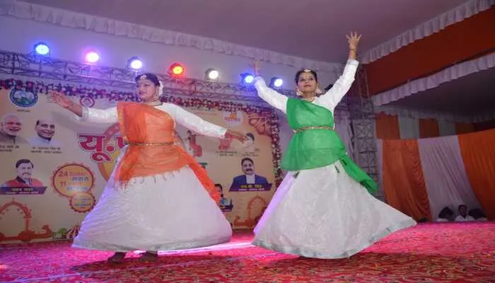 रंगारंग सांस्कृतिक कार्यक्रमों संग 14वां यूपी महोत्सव शुरू 