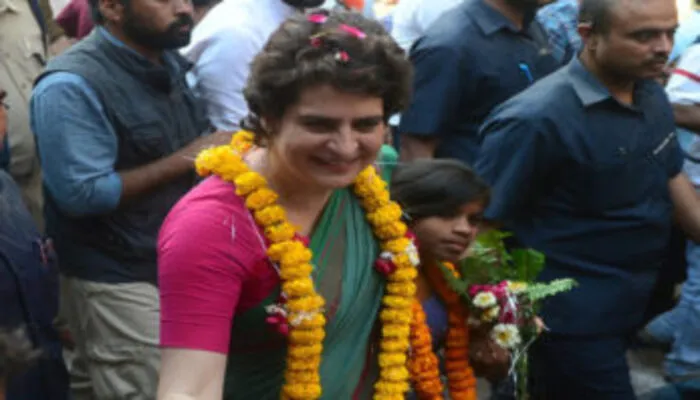 रायबरेली से प्रियंका ने शुरू किया चुनावी शंखनाद
