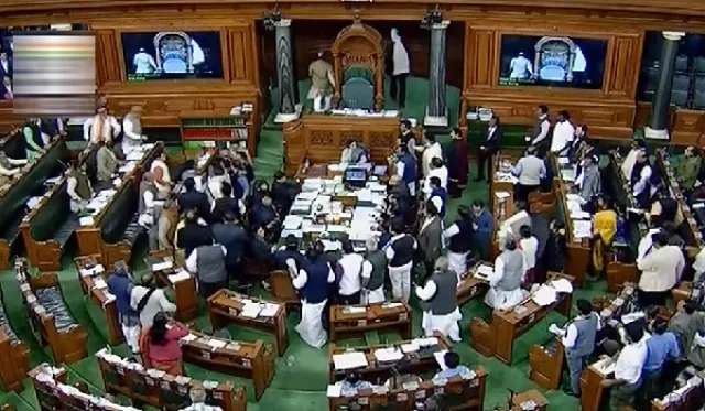 लोकसभा: लखीमपुर खीरी व अन्य मुद्दों पर विपक्ष का हंगामा, कार्यवाही दिन भर के लिए स्थगित