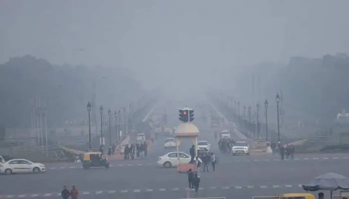 दिल्ली में न्यूनतम तापमान में मामूली वृद्धि, वायु गुणवत्ता में आ‍ई गिरावट