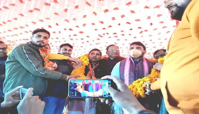 बहराइच: जिला सम्मेलन में शामिल हुए प्रदेश मंत्री संगठन अमित वाल्मीकि