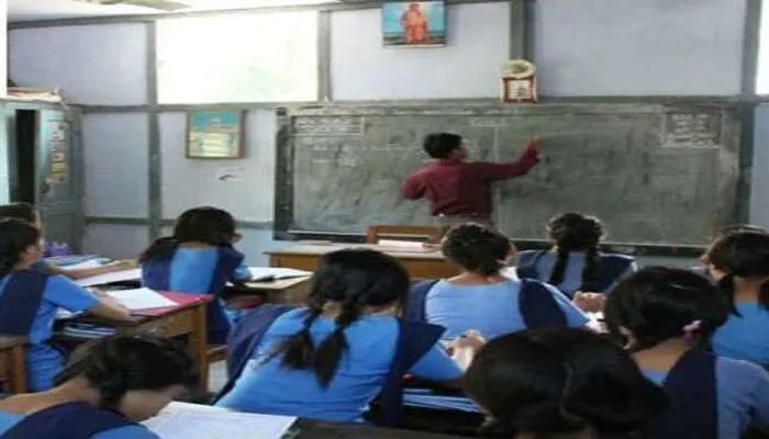 बेसिक शिक्षा परिषद की ओर से साढ़े सात हजार सरकारी विद्यालयों को मिलेगा फर्नीचर