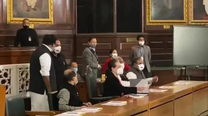 सोनिया गांधी ने महंगाई, निलंबन, नगालैंड की घटना पर सरकार को घेरा, सीमा की स्थिति पर की चर्चा की मांग