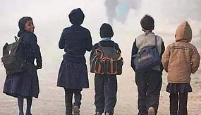 ठंड को देखते हुए यूपी प्रशासन ने लिया बड़ा फैसला, 14 जनवरी तक स्कूलों को बंद करने के दिए आदेश