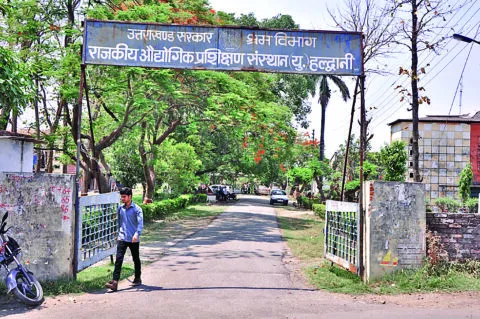 हल्द्वानी: अब बाबू बनकर काम करना नहीं चाहते हैं युवा, वजह जानकर रह जाएंगे हैरान