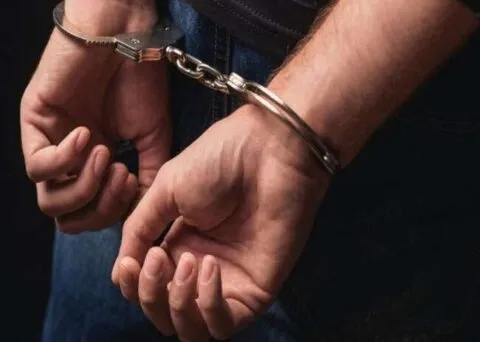 इंदौर: रिवाल्वर की नोक पर कारोबारी से ठगी, 5 आरोपी गिरफ्तार