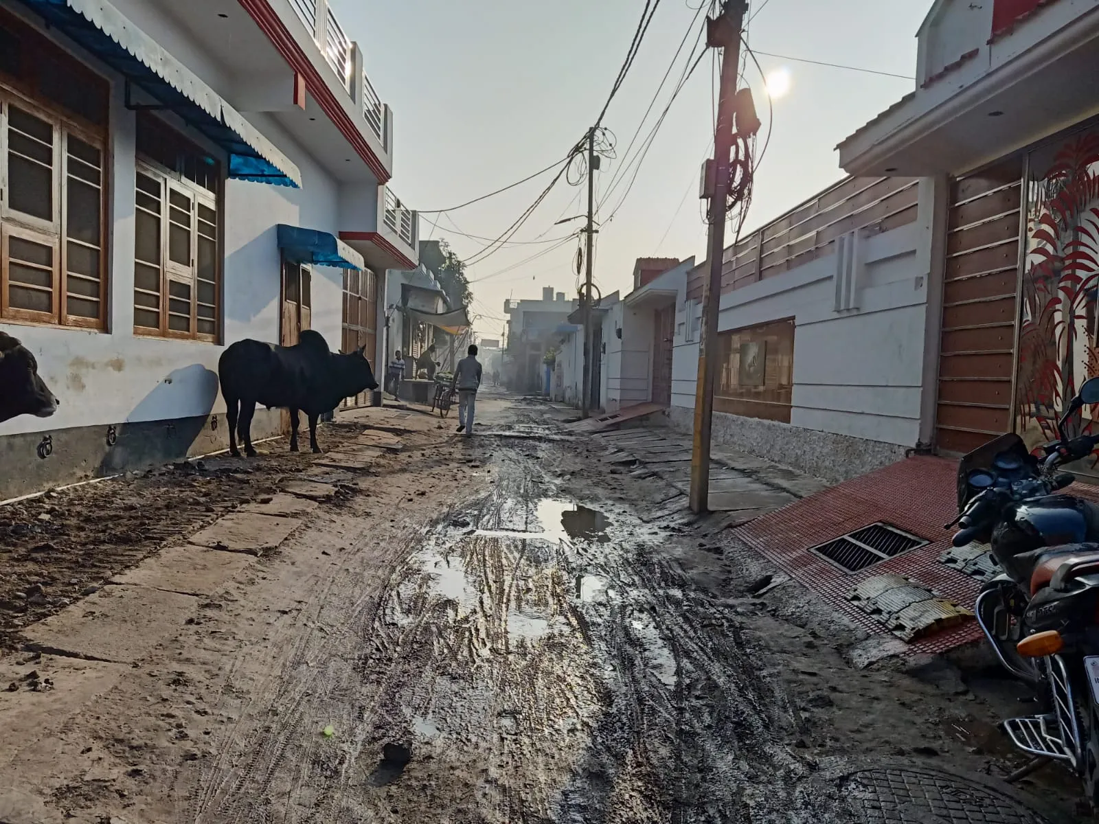 बरेली: पहले टेंडर लिए, अब करोड़ों का काम लेकर बैठ गए ठेकेदार