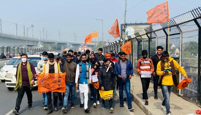 लखनऊ में अभाविप ने निकाला मार्च, कहा- शिक्षण संस्थानों में जबरन धर्म परिवर्तन स्वीकार नहीं…