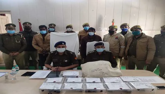 अयोध्या: रुदौली में चल रही अवैध असलहा फैक्ट्री का भंडाफोड़, पुलिस को मिला यह सामान…