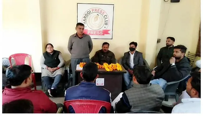 हरदोई: प्रेस क्लब में पत्रकारिता के प्रति विश्वसनीयता विषय पर हुई कार्यशाला…