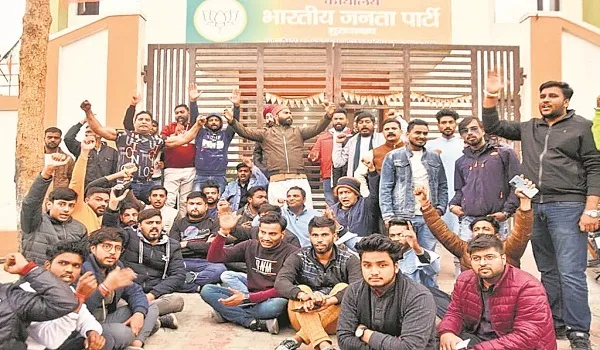मुरादाबाद : भाजयुमो के महानगर अध्यक्ष सहित 241 ने छोड़ी पार्टी
