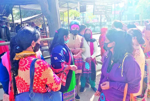 खटीमा: कांग्रेस कार्यकर्ता पर महिला से अभद्र व्यवहार का आरोप, तहरीर सौंपी