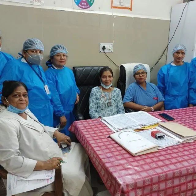 बरेली: मरीजों के उचित इलाज के साथ जारी चुनावी चौपाल