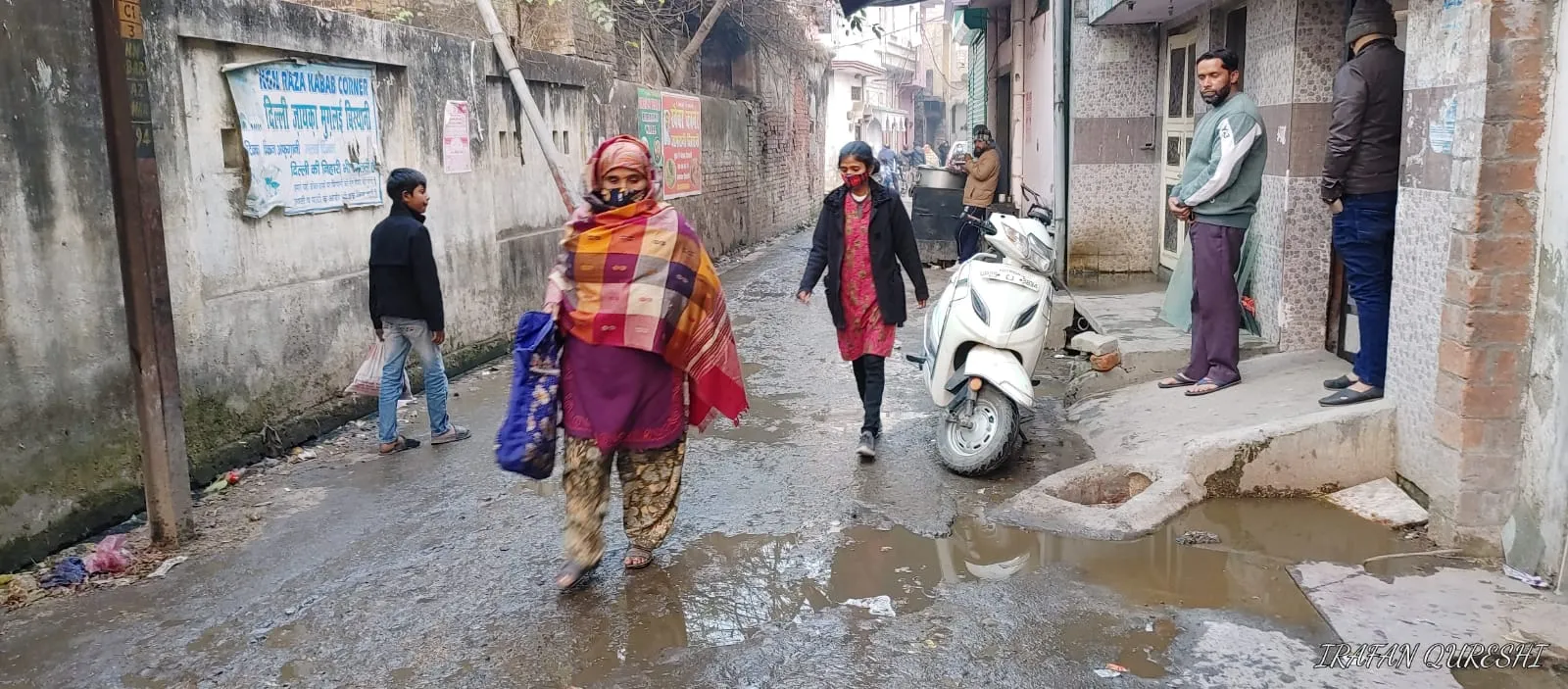 बरेली: सीवर बिछाने के लिए खोद कर छोड़ दी सड़क