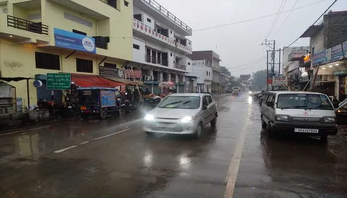 अयोध्या: जिले में शीतलहर का कहर जारी, ठंड और बारिश से कांपे लोग….