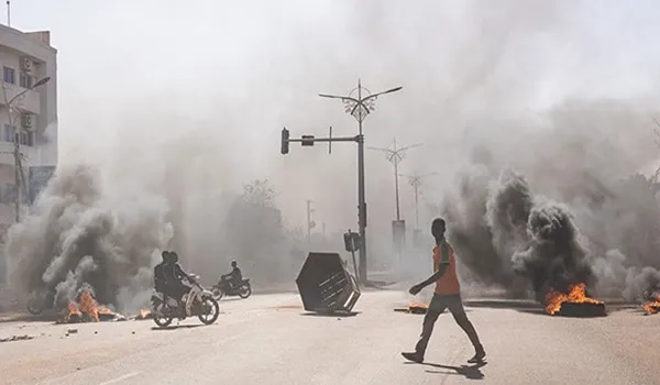 बुर्किना फासो में राष्ट्रपति के आवास के पास भीषण गोलीबारी, सैनिकों ने राष्ट्रपति के खिलाफ खोला मोर्चा