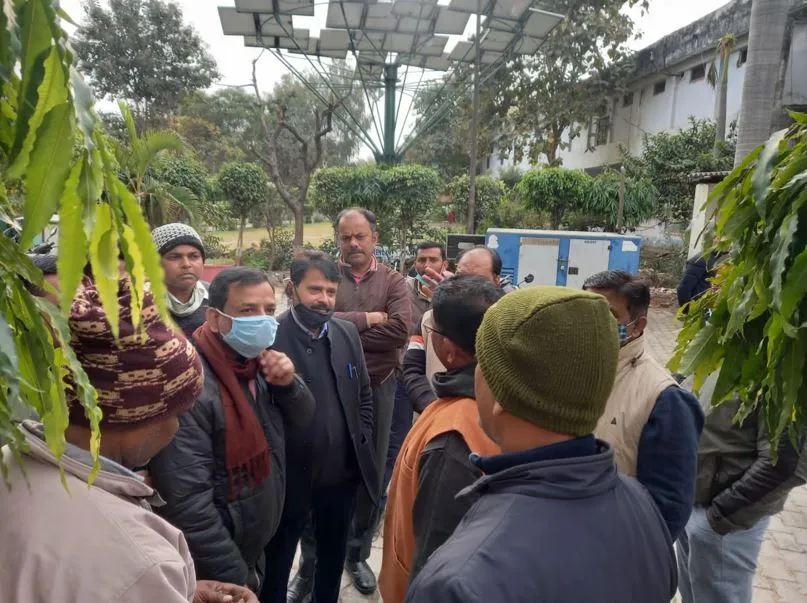 बरेली: नगर निगम के नए भवन में छोटा रूम देख भड़के पार्षद, हंगामा