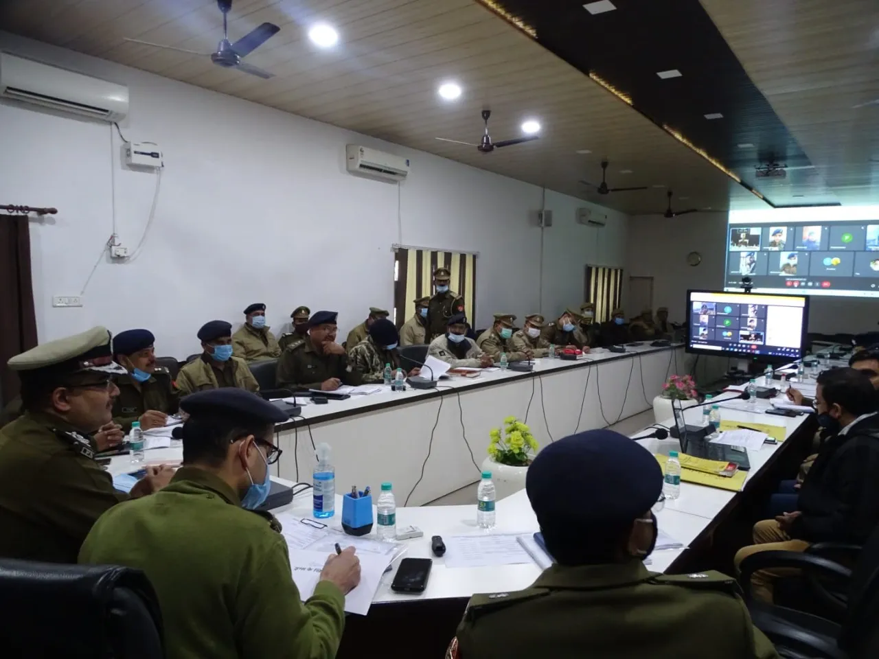 बरेली: आईजी-एसएसपी ने उत्तराखंड पुलिस को बताए कार्रवाई के गुर