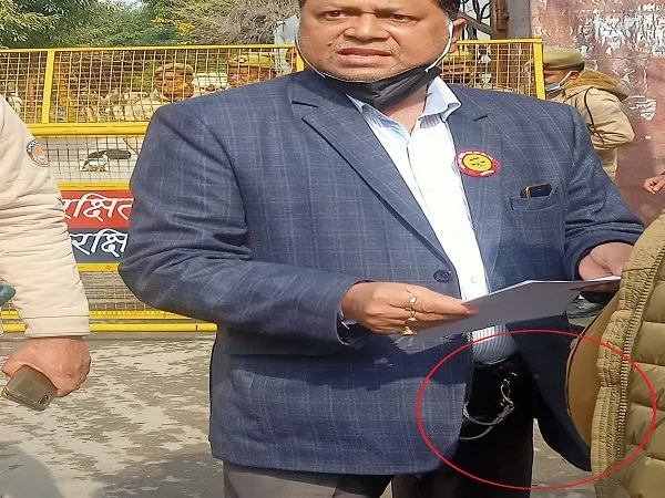 मुरादाबाद: सुरक्षा को धता बता लाइसेंसी असलहे संग कचहरी पहुंचा व्यापारी