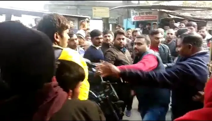 रायबरेली: तहसील गेट के सामने दो पक्षों में हुई मारपीट, एक गिरफ्तार